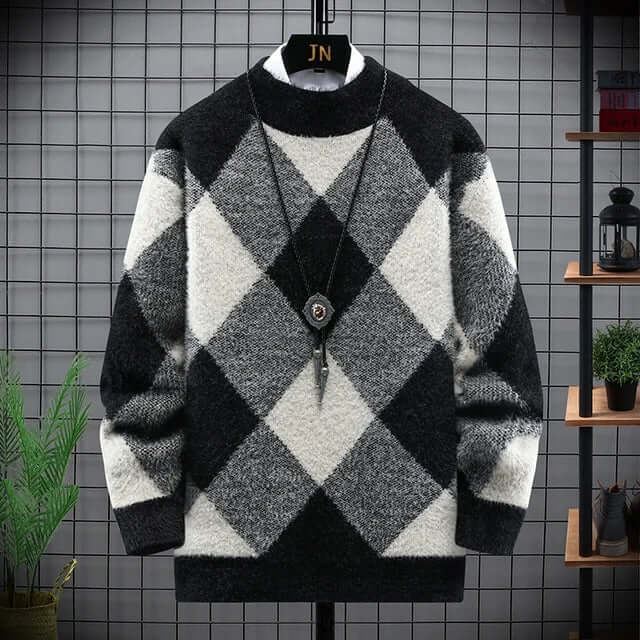 Warm sweater with stripes diamond pattern for men