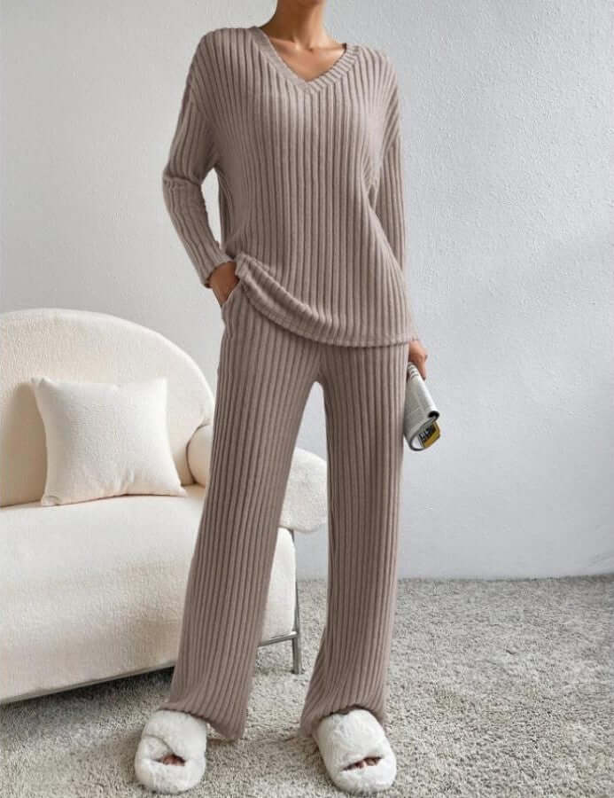 Lucia™ - Knitted trousers and jumper for women